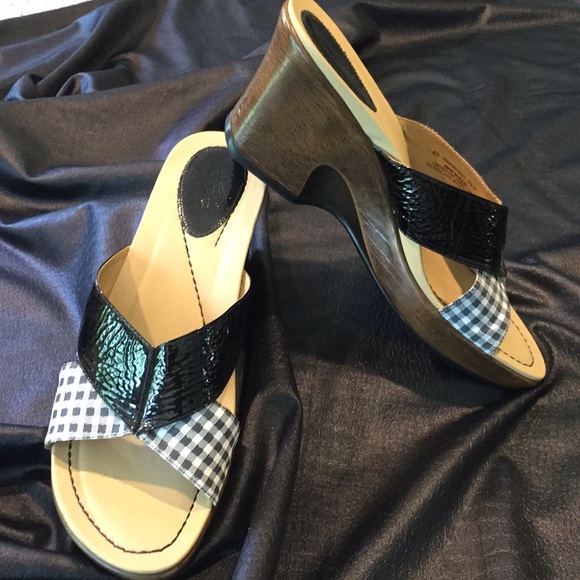 Dansko Shoes - Ladies black & white Dansko wedge